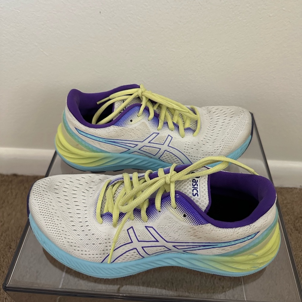 Assics running shoes, women’s 8, gently used